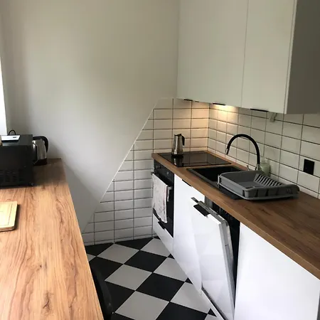 아파트 - 3 Swiata Strony